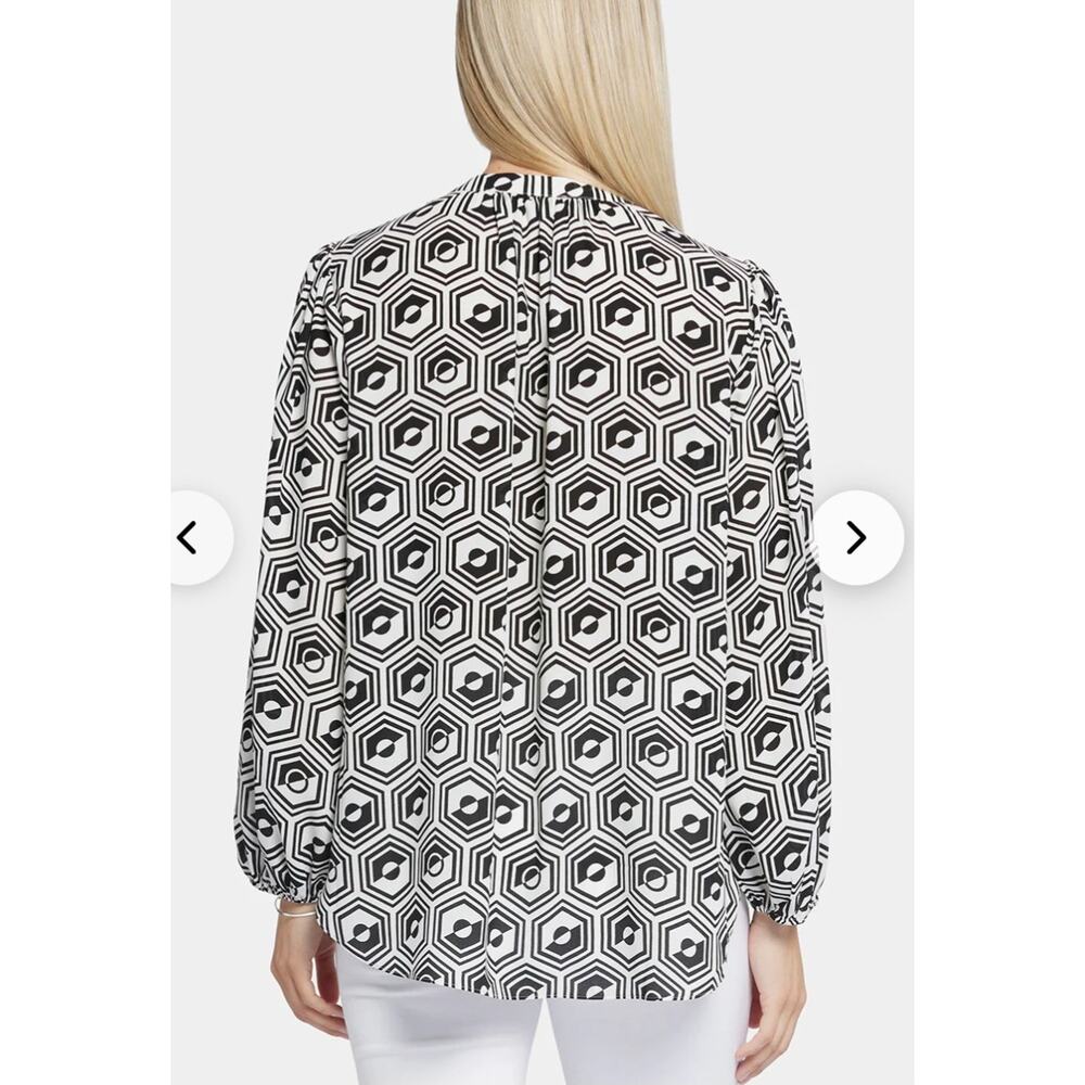 NYDJ Black White Abstract Top Size 1X NWT - Picture 2 of 3